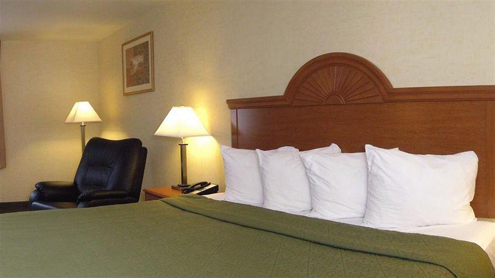 Americas Best Value Inn Pharr/Mcallen Exterior foto