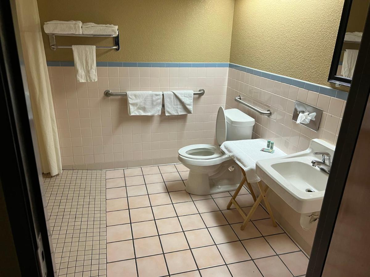 Americas Best Value Inn Pharr/Mcallen Exterior foto