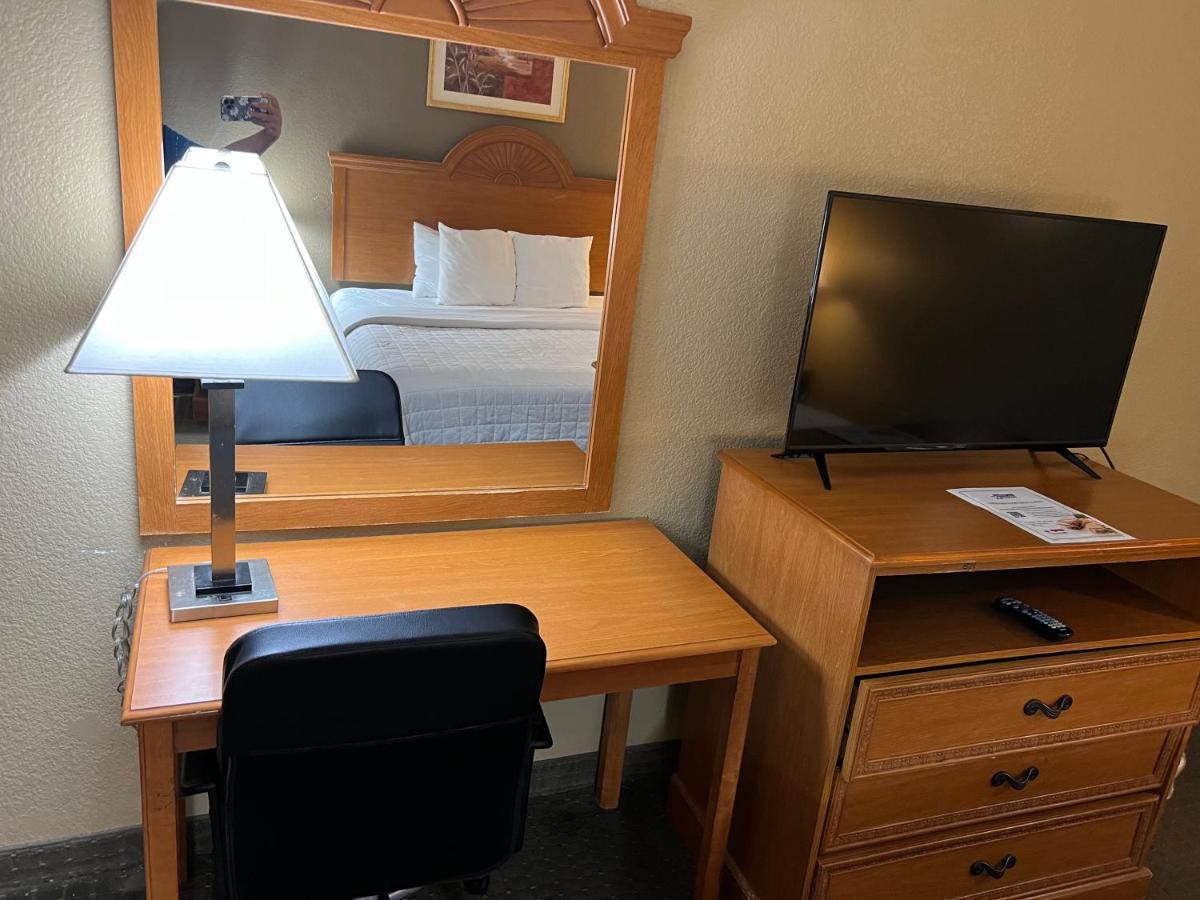 Americas Best Value Inn Pharr/Mcallen Exterior foto
