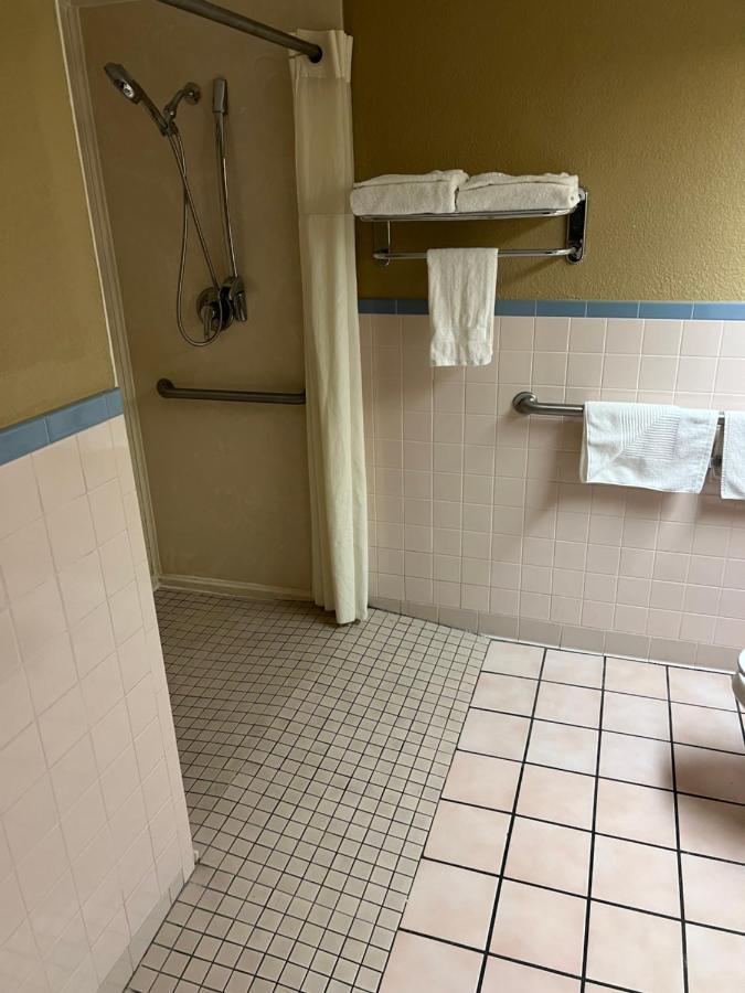 Americas Best Value Inn Pharr/Mcallen Exterior foto