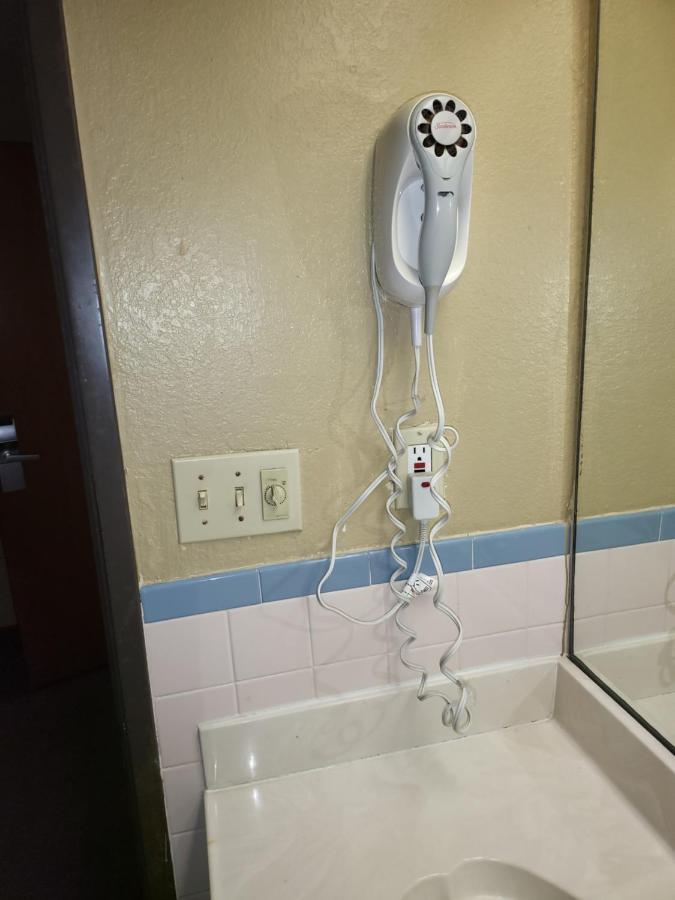 Americas Best Value Inn Pharr/Mcallen Exterior foto